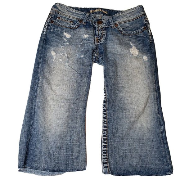 BKE Stella Distressed Long Shorts Capris Distressed Frey hem - Picture 2 of 11